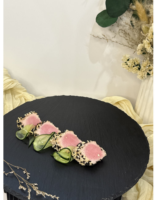 Татаки из тунца в кунжутной корочке с мятным огурцом